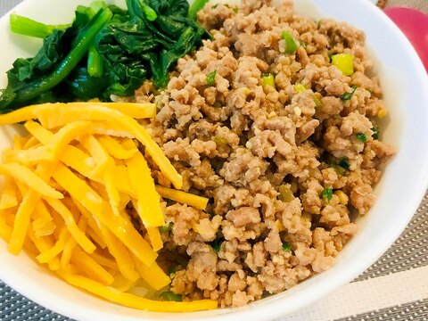 ★簡単どんぶり★肉みその三色丼